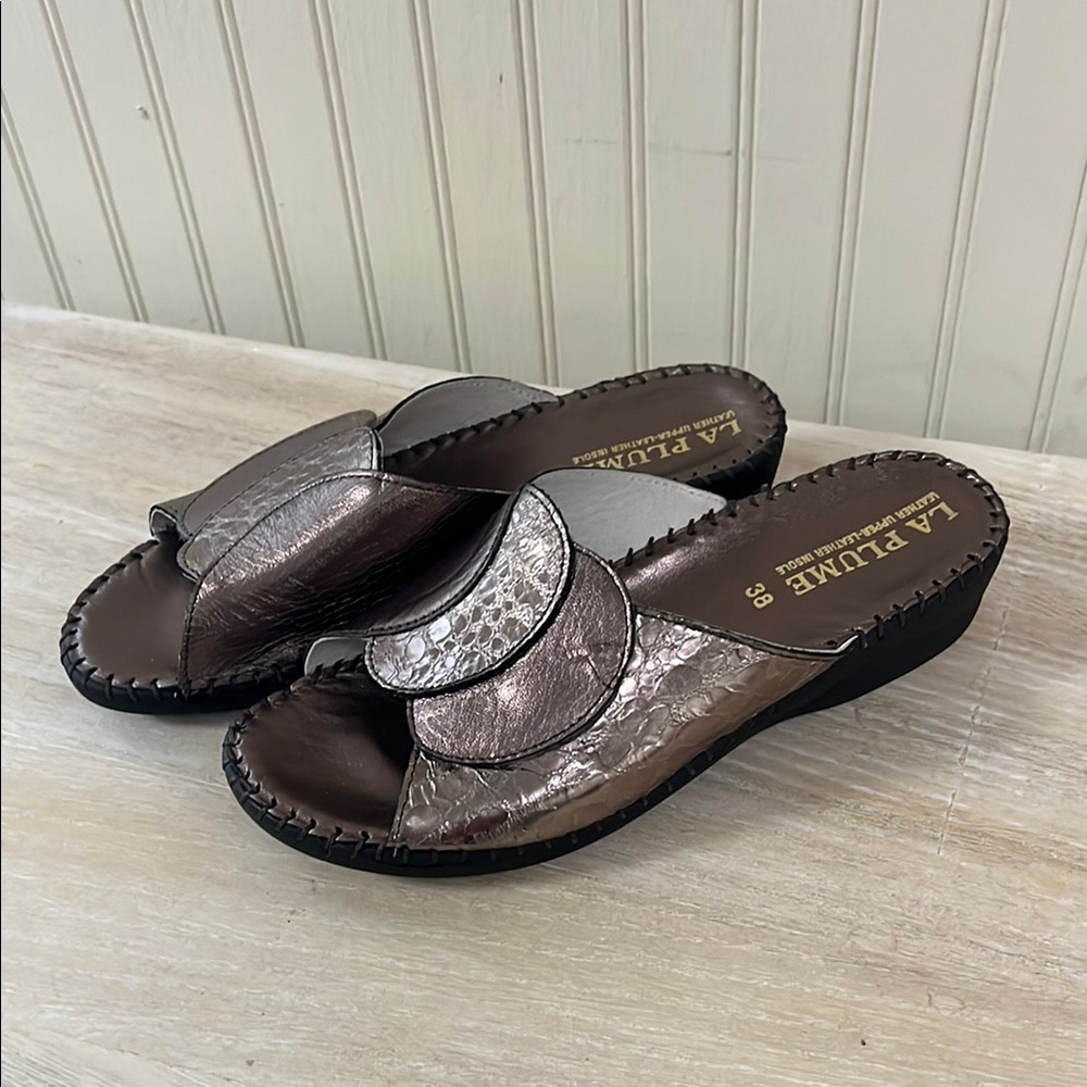 La Plume Paola Metallic Slide Sandals